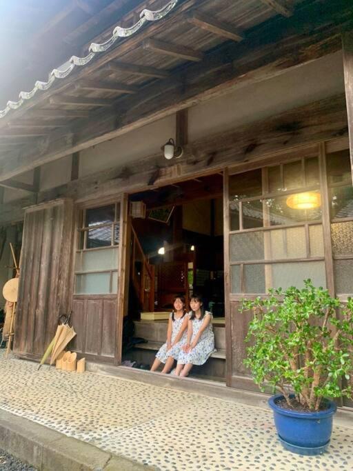 佐渡市 佐渡島に残る築130年の伝統的な古民家｜東夢ヴィラ エクステリア 写真