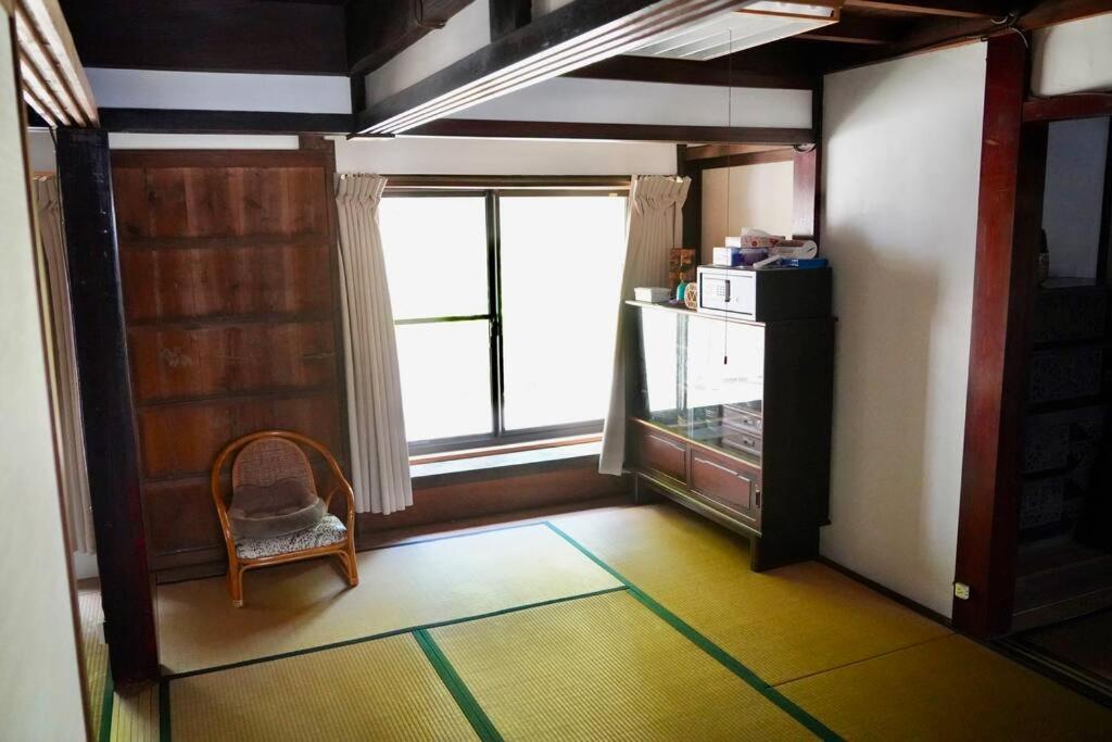 佐渡市 佐渡島に残る築130年の伝統的な古民家｜東夢ヴィラ エクステリア 写真