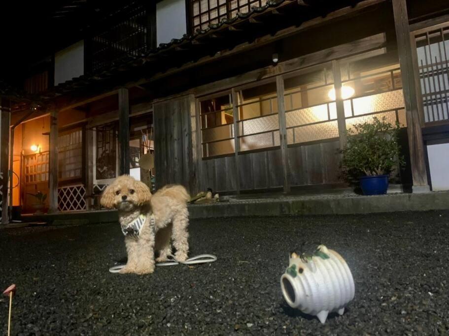 佐渡市 佐渡島に残る築130年の伝統的な古民家｜東夢ヴィラ エクステリア 写真