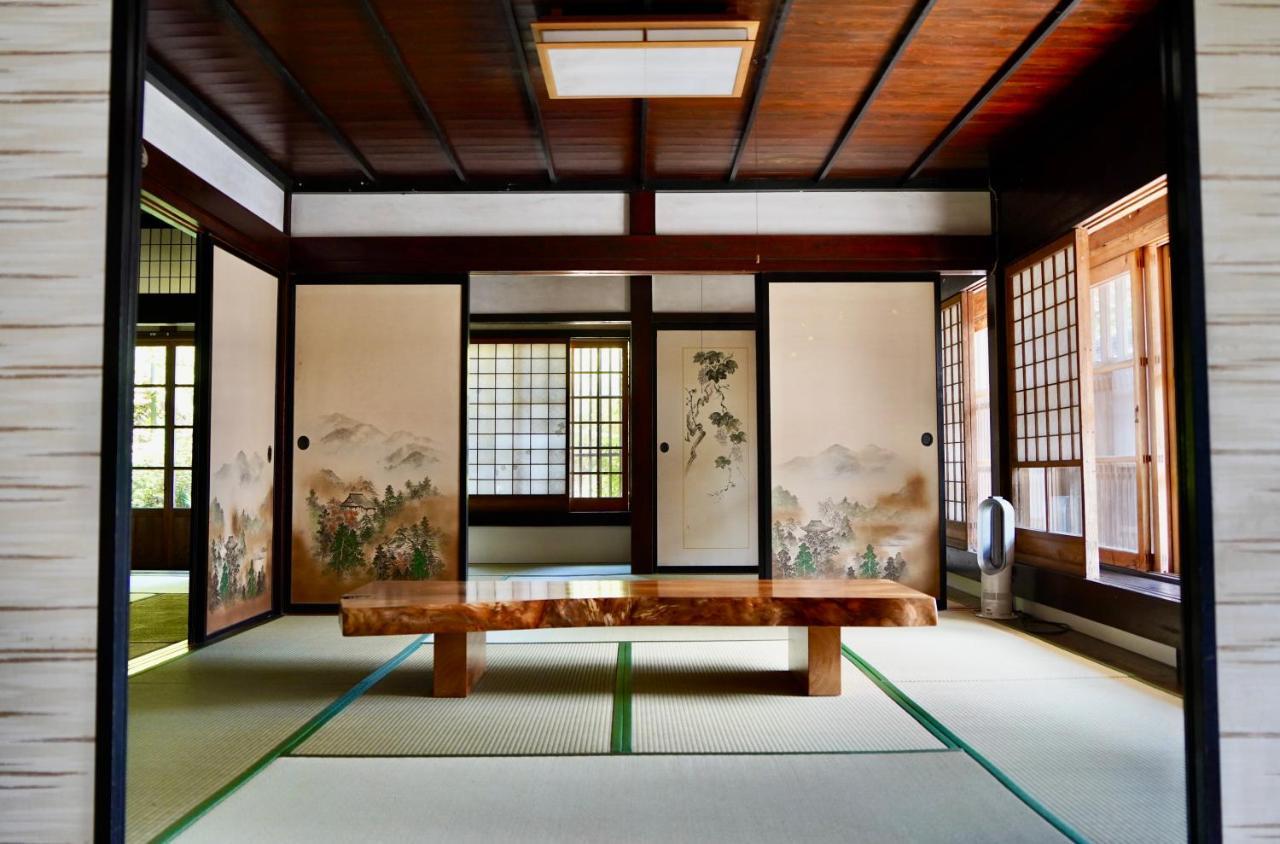 佐渡市 佐渡島に残る築130年の伝統的な古民家｜東夢ヴィラ エクステリア 写真