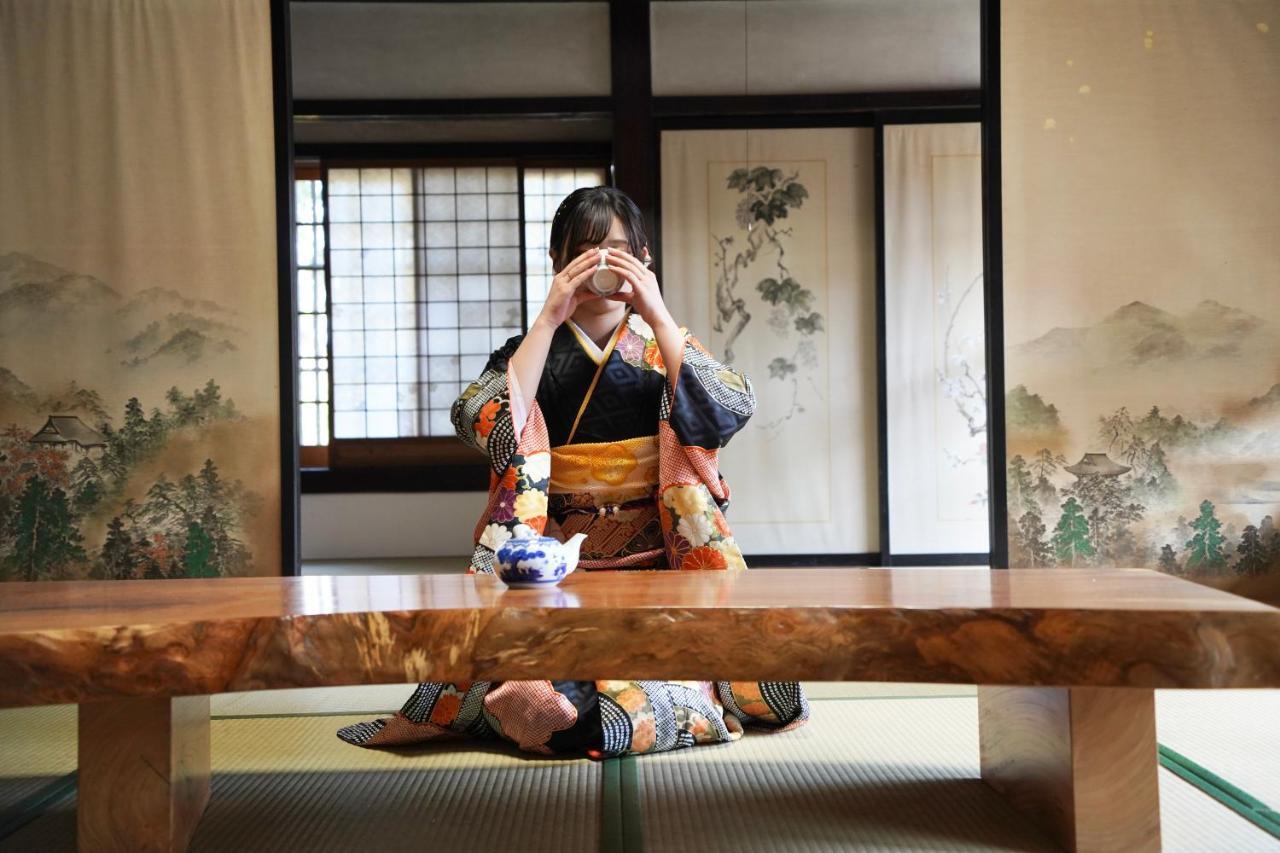 佐渡市 佐渡島に残る築130年の伝統的な古民家｜東夢ヴィラ エクステリア 写真