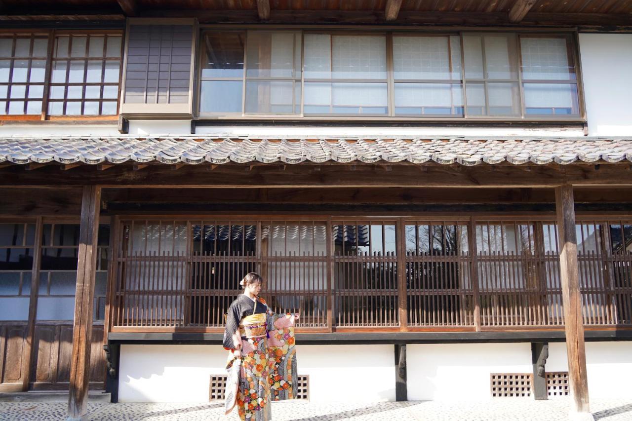 佐渡市 佐渡島に残る築130年の伝統的な古民家｜東夢ヴィラ エクステリア 写真