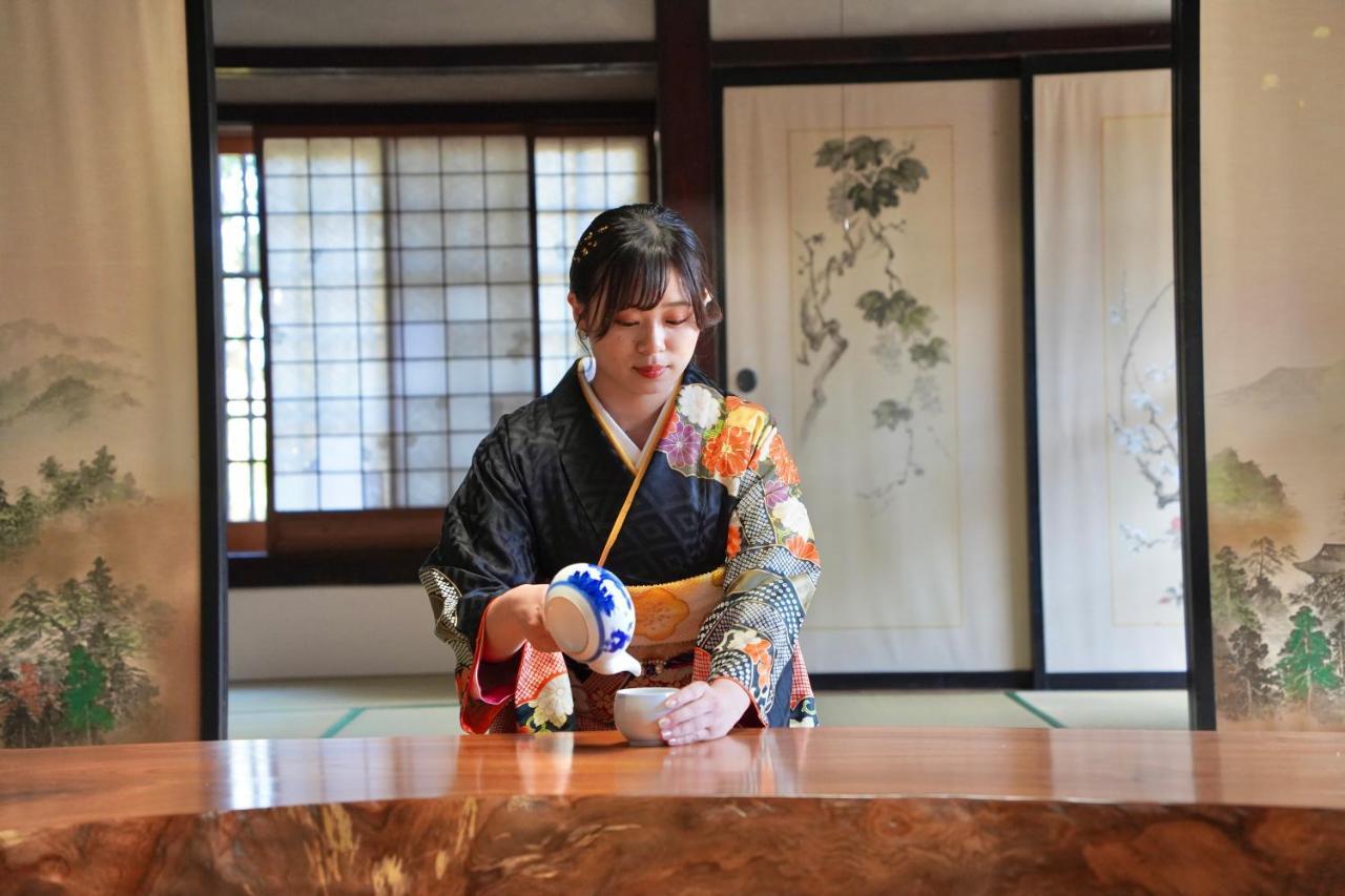 佐渡市 佐渡島に残る築130年の伝統的な古民家｜東夢ヴィラ エクステリア 写真